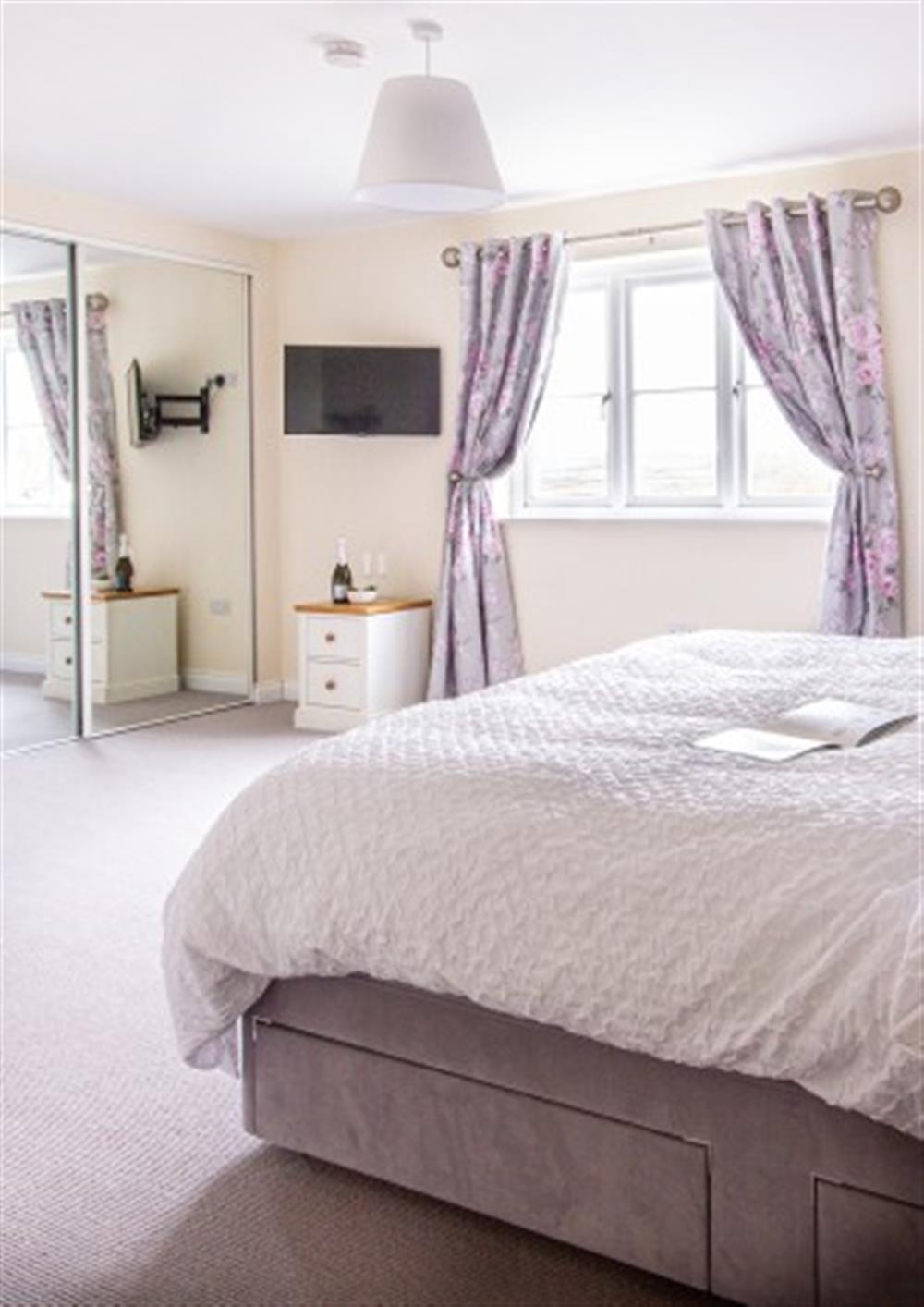 Second double bedroom continued at Trelawney Cottage in Wadebridge