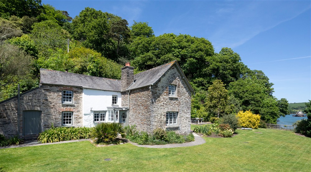 The exterior of Trelissick Quay Cottage, Cornwall (photo 2) at Trelissick Quay Cottage in Feock, Cornwall
