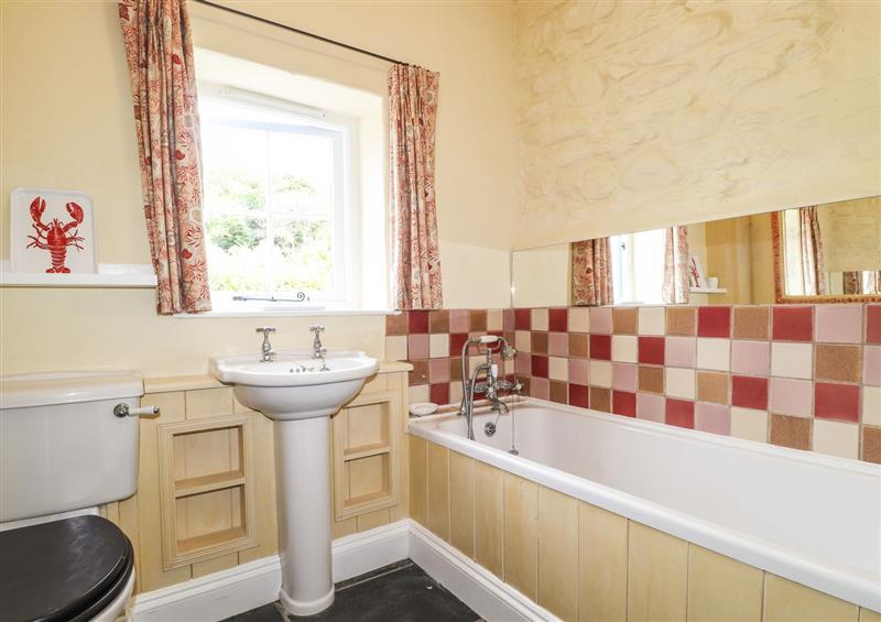Bathroom at Trem Y Don, Cwm-yr-Eglwys near Dinas Cross