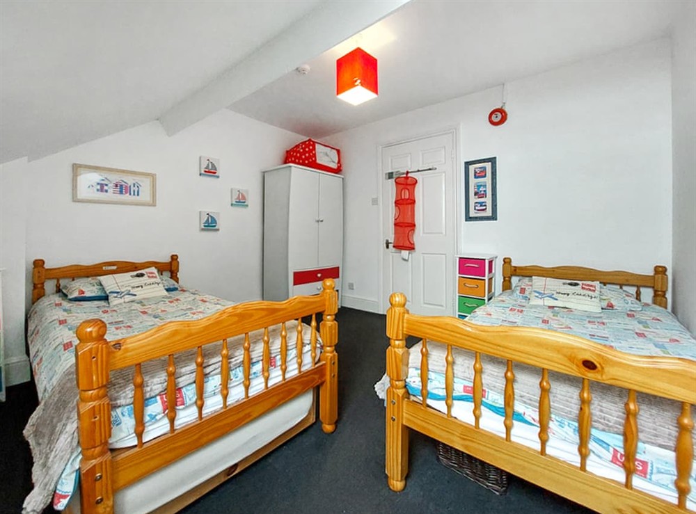 Twin bedroom