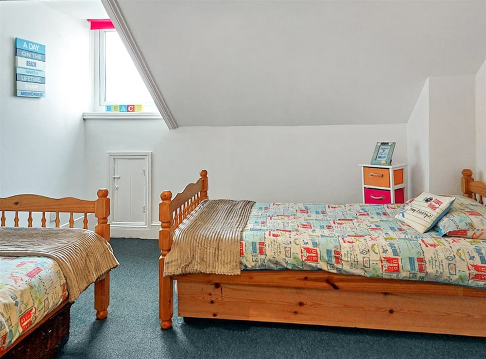 Twin bedroom