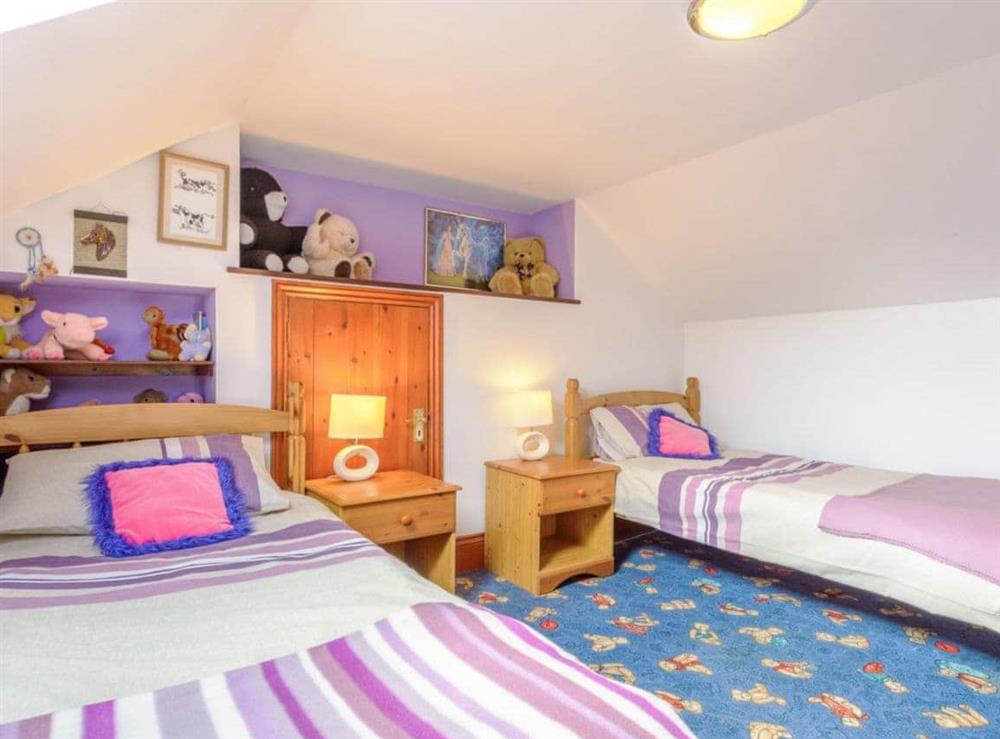Twin bedroom at Trescowthick Barn in St Newlyn, Cornwall