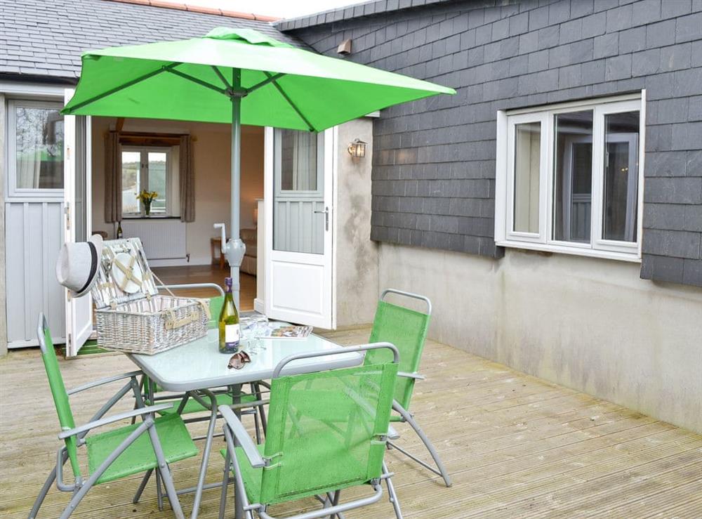 Outdoor eating area at Tresidder Barn in Constantine, near Falmouth, Cornwall