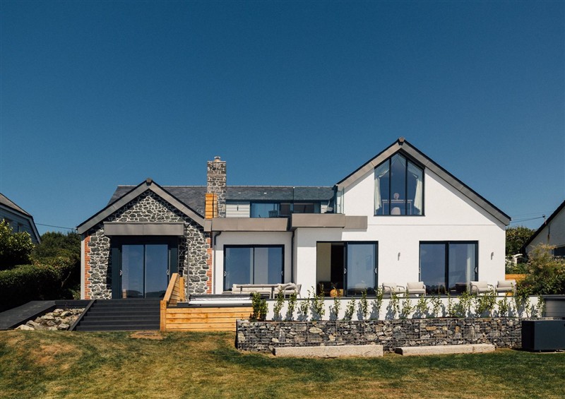 The setting at Trevean, Mullion