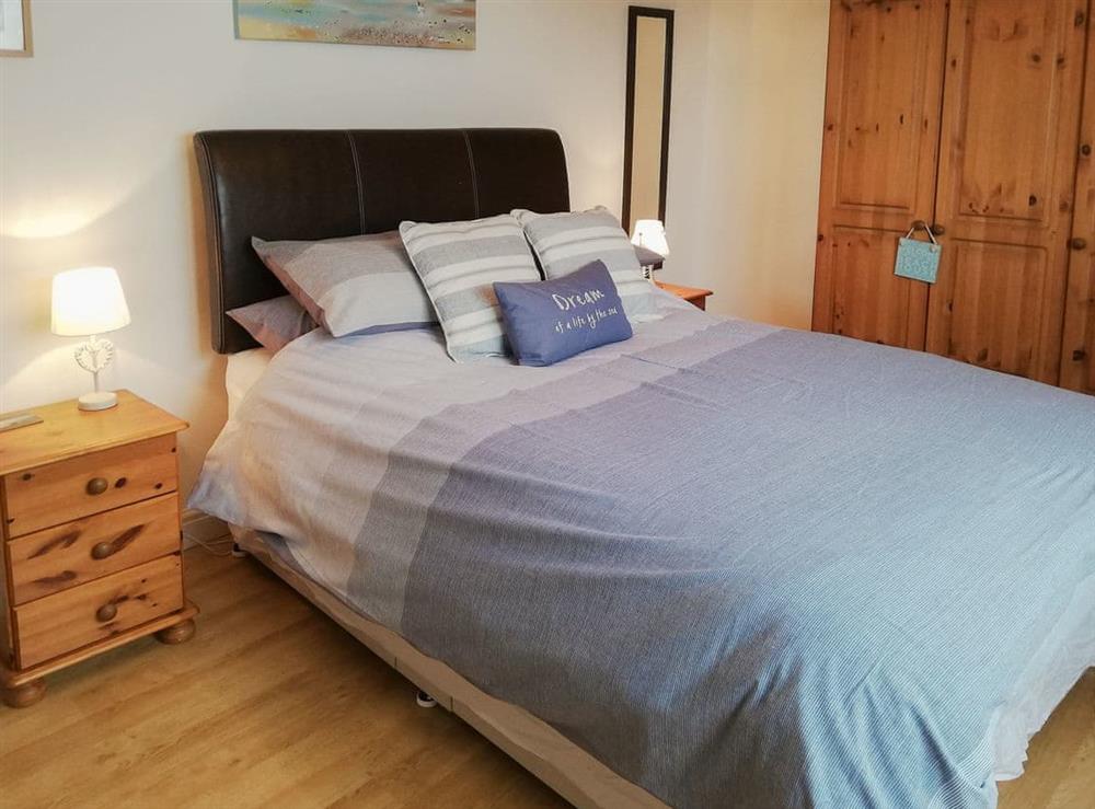 Twin bedroom at Trevone in St Merryn, near Padstow, Cornwall