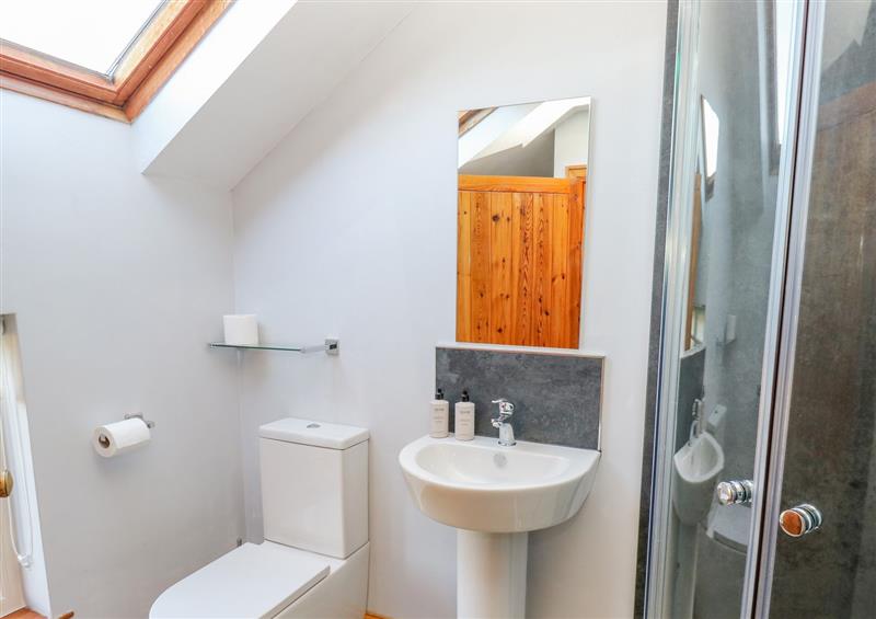 Bathroom at Trickett Gate Cottage, Castleton