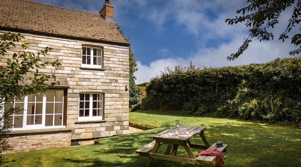 The exterior of Triggabrowne Meadow Cottage, Cornwall at Triggabrowne Dairy Cottage in Lanteglos-by-fowey, Cornwall