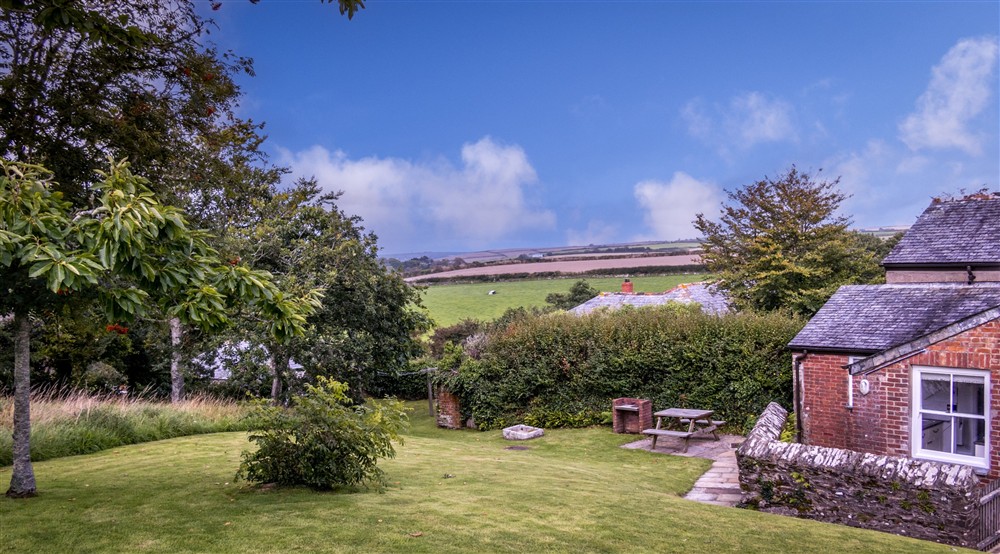 The garden at Triggabrowne Dairy Cottage in Lanteglos-by-fowey, Cornwall