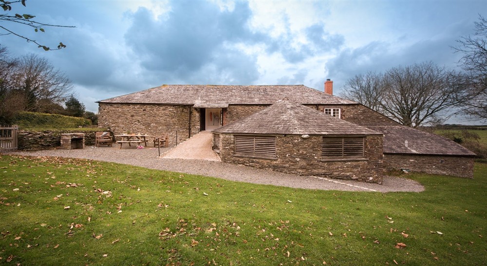 The exterior of Fortescue and Pitt, Lanteglos-by-Fowey, Cornwall at Triggabrowne Meadow Cottage in Lanteglos-by-fowey, Cornwall