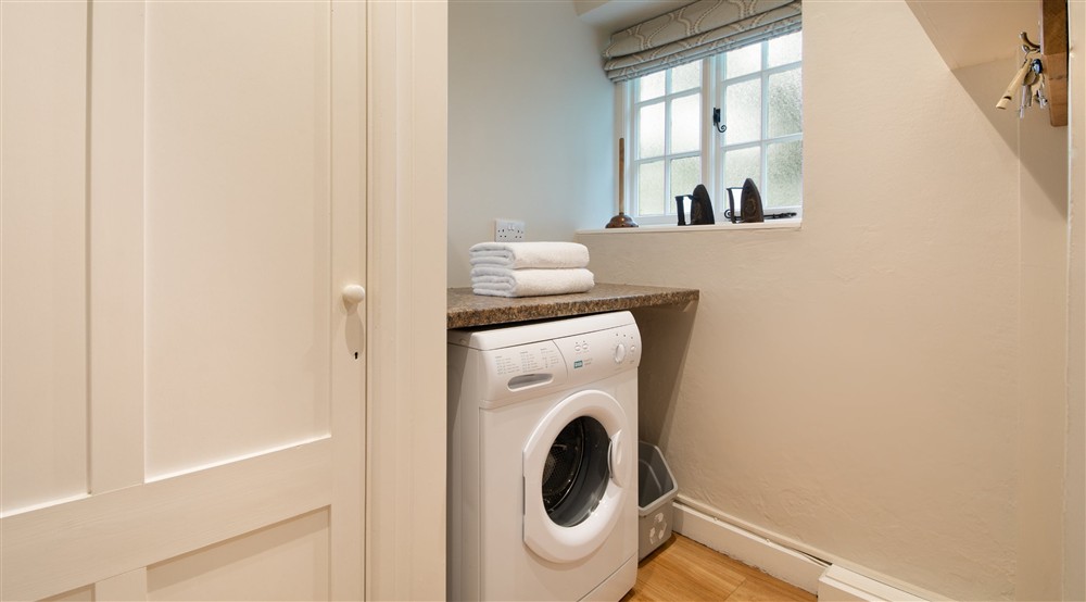The utility at Triggabrowne Meadow Cottage in Lanteglos-by-fowey, Cornwall