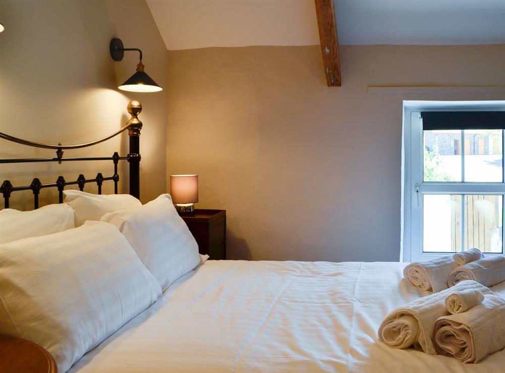 Double bedroom (photo 2) at Troedyrhiw Isaf in Tregaron, Dyfed