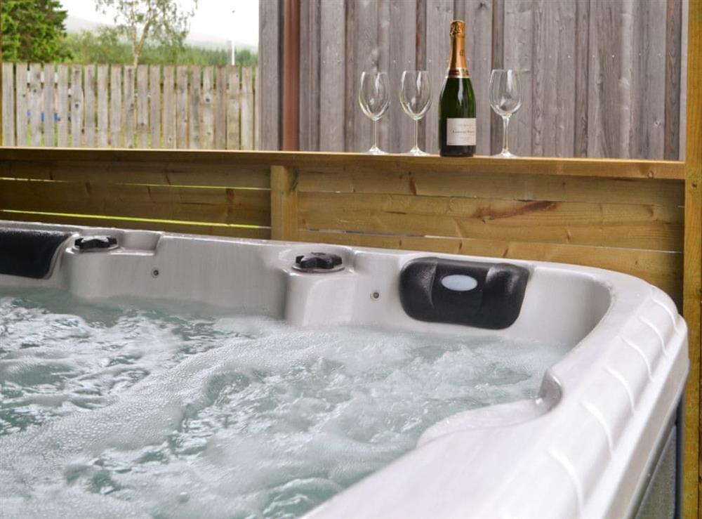 Luxurious hot tub at Truim Cottage in Dalwhinnie, Inverness-Shire