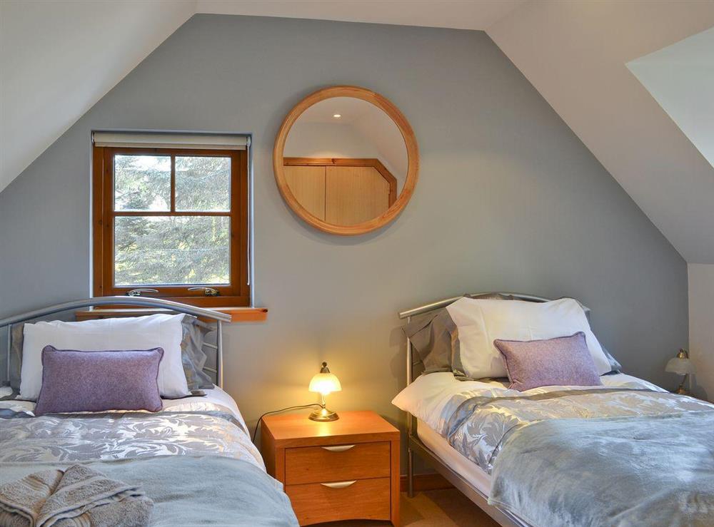 Twin bedroom at Truim Cottage in Dalwhinnie, Inverness-Shire