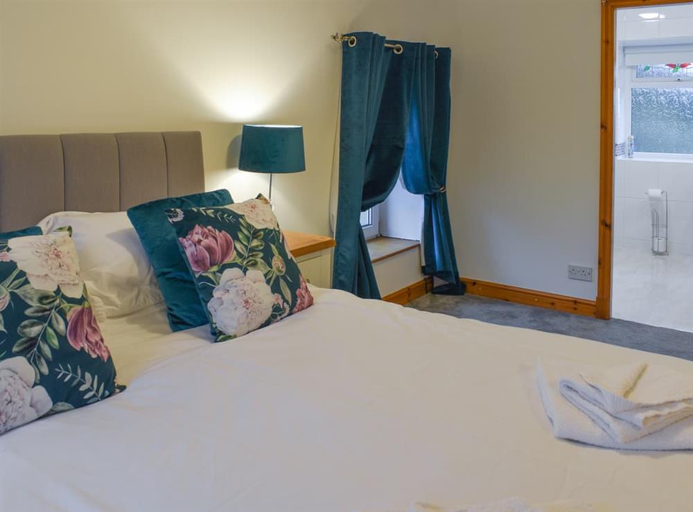 Double bedroom (photo 3) at Tryfan in Blaenau Ffestiniog, Gwynedd