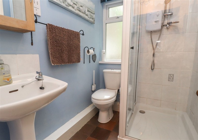Bathroom at Tryfan Cottage, Nant Gwynant
