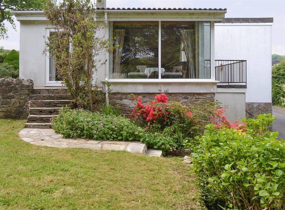 Charming holiday home with picture window overlooking the garden at Tucstan in Constantine, near Falmouth, Cornwall