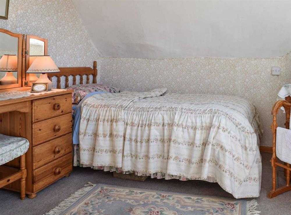 Bedroom (photo 3) at Tudor Cottage in Barton, Warwickshire