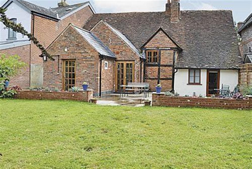 Tudor Cottage in Romsey, Hampshire sleeps 7