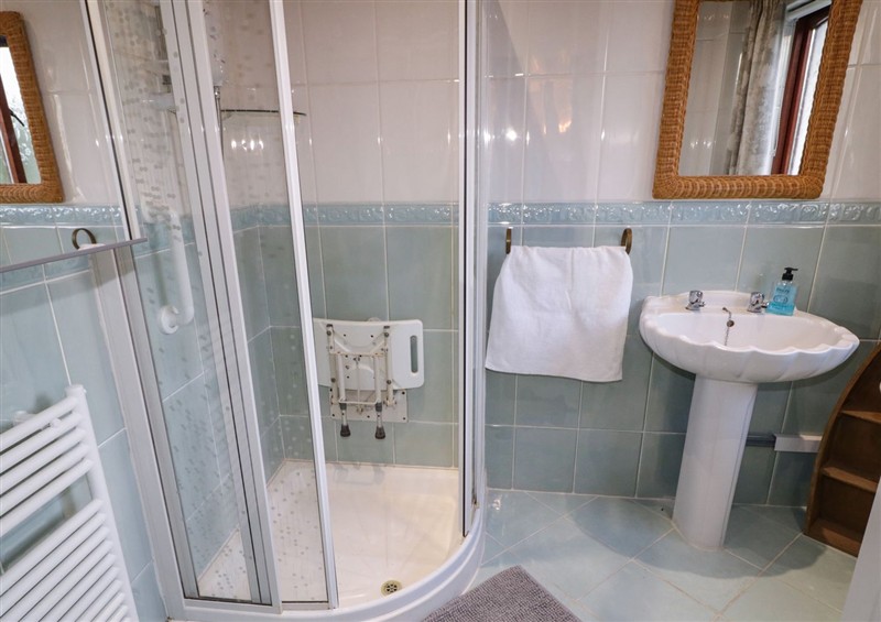 The bathroom (photo 2) at Tudor Lodge, Bryansford near Newcastle