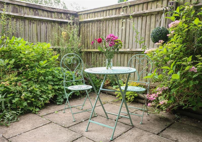 Enjoy the garden at Tuesday Cottage, Bourton-On-The-Water