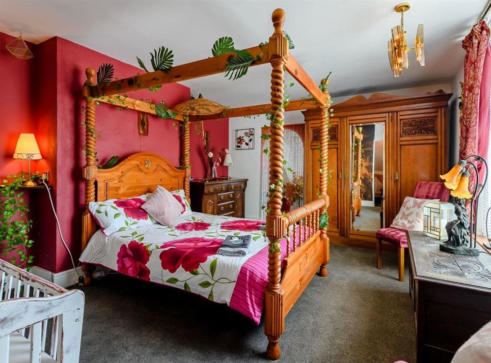 Master bedroom at Telford Lodge, 