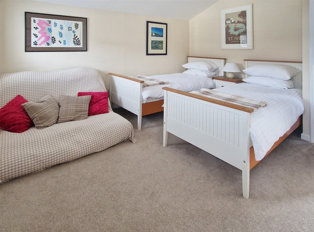 Twin bedroom at Turnpike Cottage in Gerrans, near Portscatho, Cornwall
