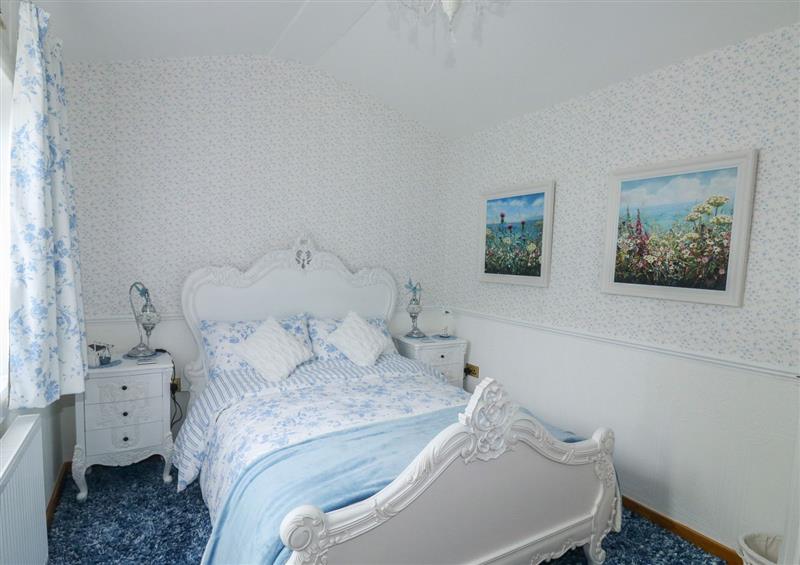 A bedroom in Turnpike Lodge at Turnpike Lodge, Brixham