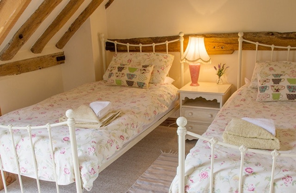 Twin Bedroom at Henrys Barn - Old Hall Farm Cottages, Walpole, near Halesworth, Suffolk