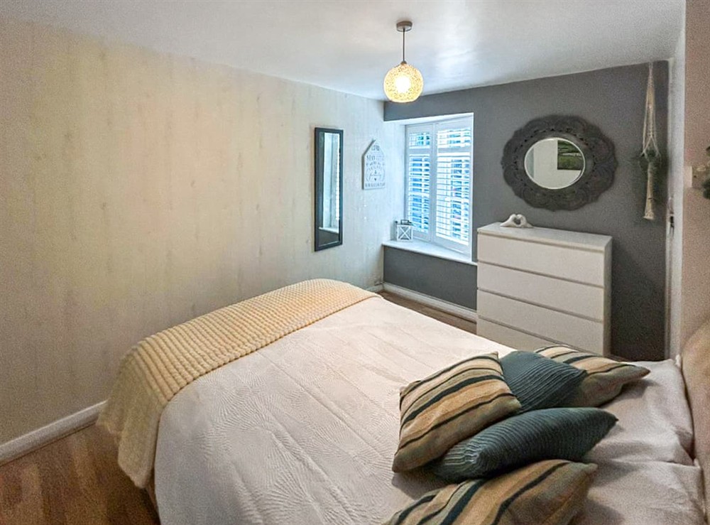 Double bedroom (photo 2) at Twin Pines in Kenley, near Surrey, England