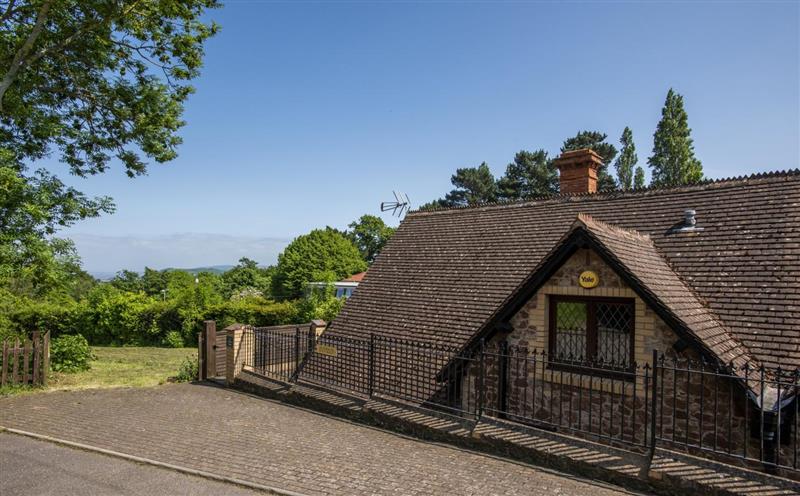 The setting of Two Grooms Cottage