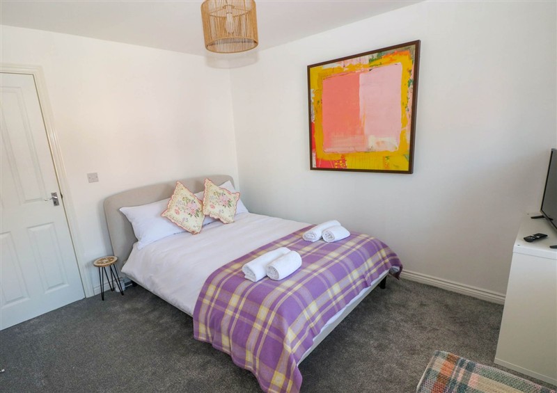 A bedroom in Ty Bach Twt (photo 2) at Ty Bach Twt, Llanelli