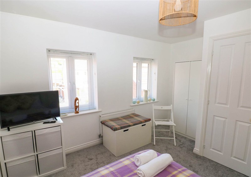A bedroom in Ty Bach Twt (photo 3) at Ty Bach Twt, Llanelli