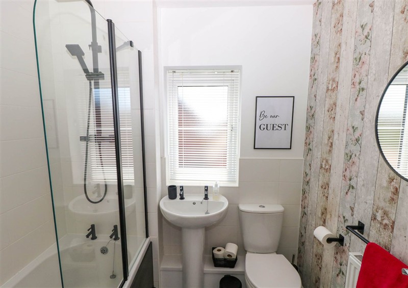 Bathroom at Ty Bach Twt, Llanelli