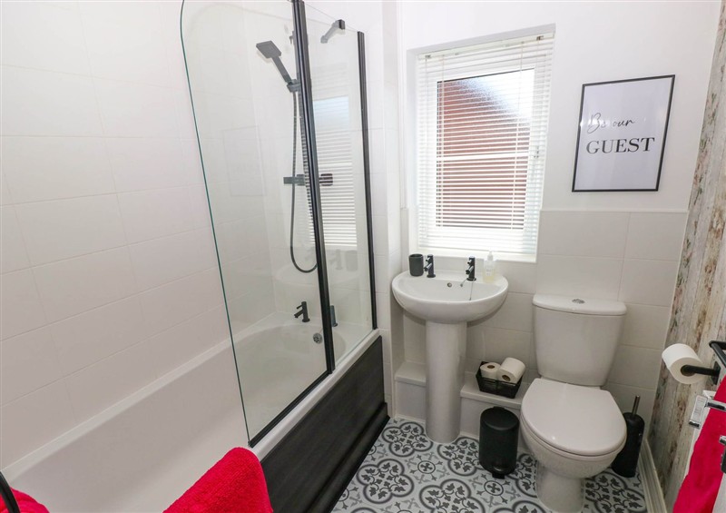 The bathroom at Ty Bach Twt, Llanelli