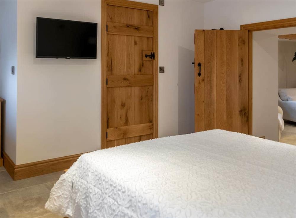 Double bedroom (photo 2) at Ty Canol in Bala, Gwynedd