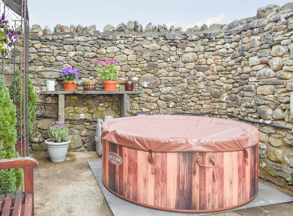 Hot tub at Ty Capel in Llanrwst, Gwynedd