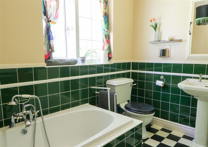 Bathroom (photo 2) at Ty Caredig, Godrergraig near Pontardawe