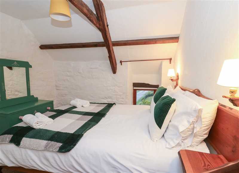 A bedroom in Ty Ceffylau (photo 2) at Ty Ceffylau, Llanllwni near Llanybydder