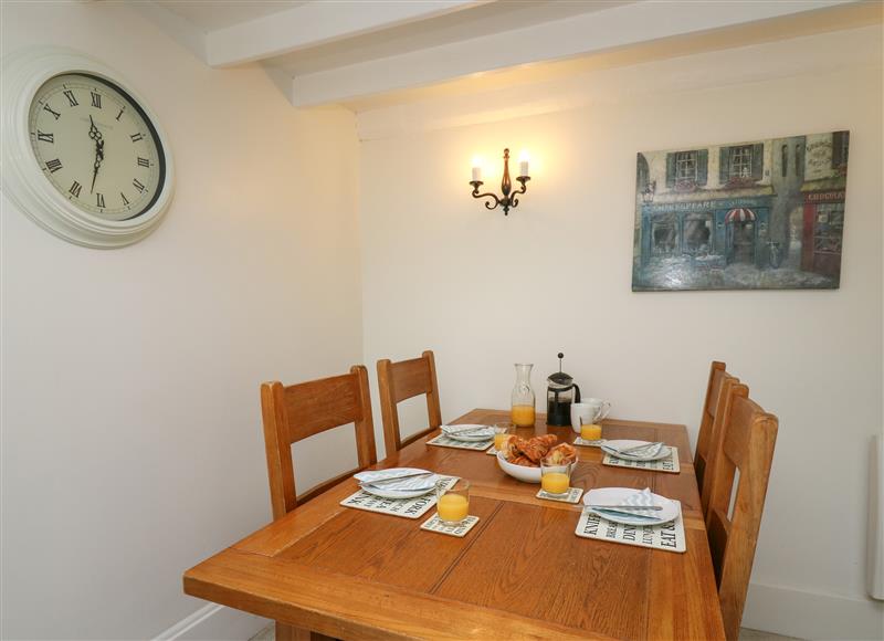Dining room at Ty-Clyd, New Quay