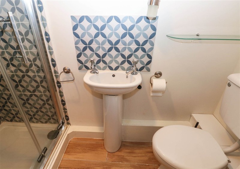 The bathroom at Ty Clyd, Newport