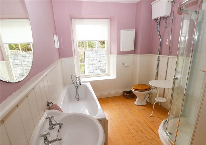 This is the bathroom at Ty Clyd, Newport