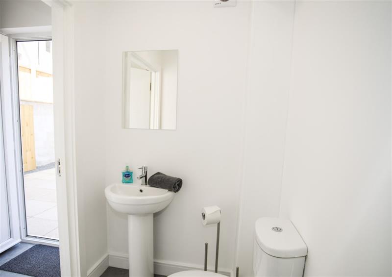 Bathroom (photo 2) at Ty Copr Perlog, Criccieth