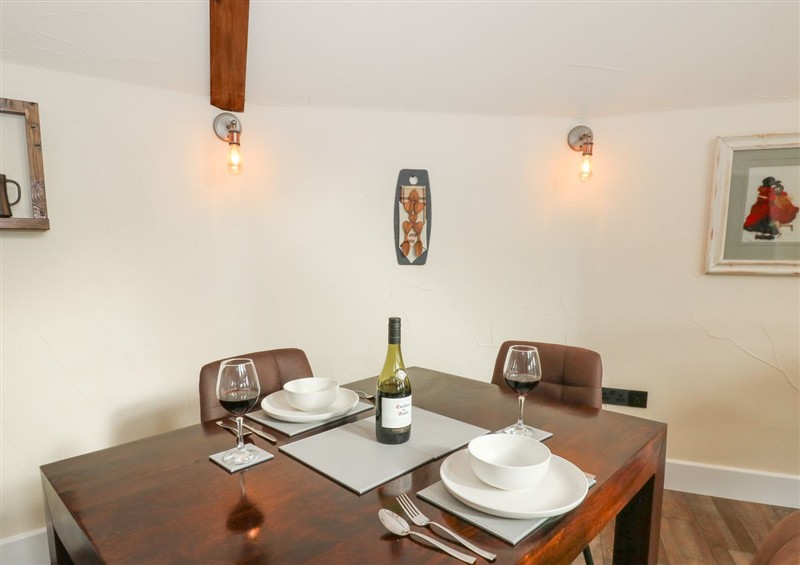 Dining room at Ty Crwn - The Roundhouse, Near Lampeter