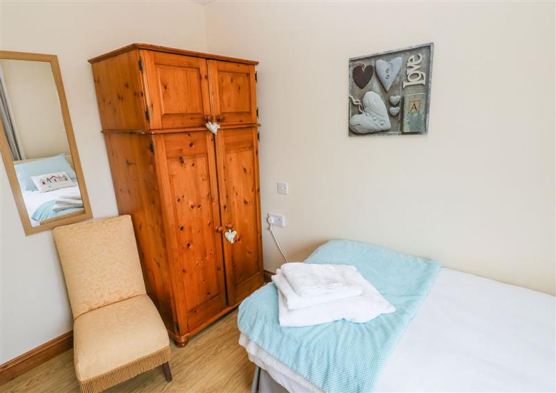 Bedroom (photo 2) at Ty Crydd, Llansaint near Kidwelly