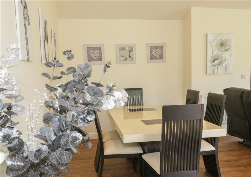 The dining room at Ty Cuddfan, Llangoed