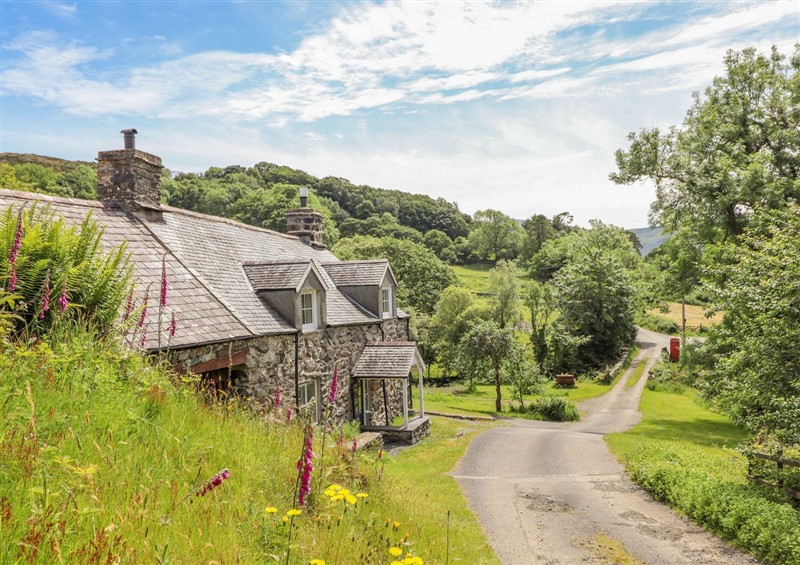 Enjoy the garden at Ty Glan Yr Afon, Bontddu near Dolgellau