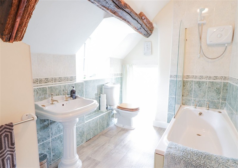 The bathroom at Ty Glan Yr Afon, Bontddu near Dolgellau
