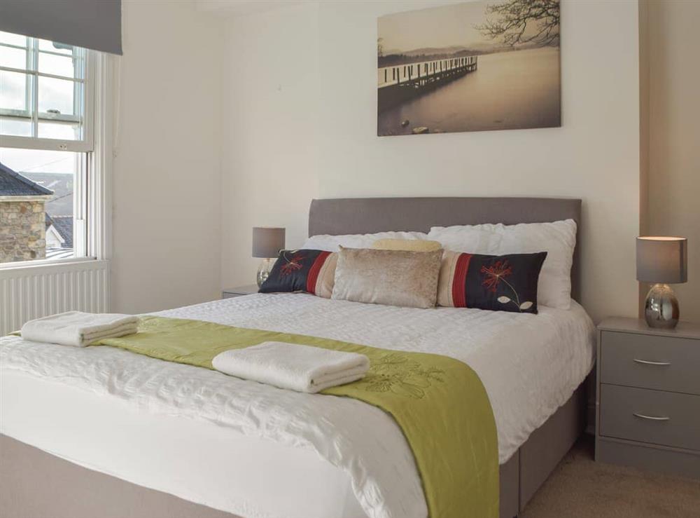 Double bedroom at Ty Glyndwr in Goodwick, Dyfed