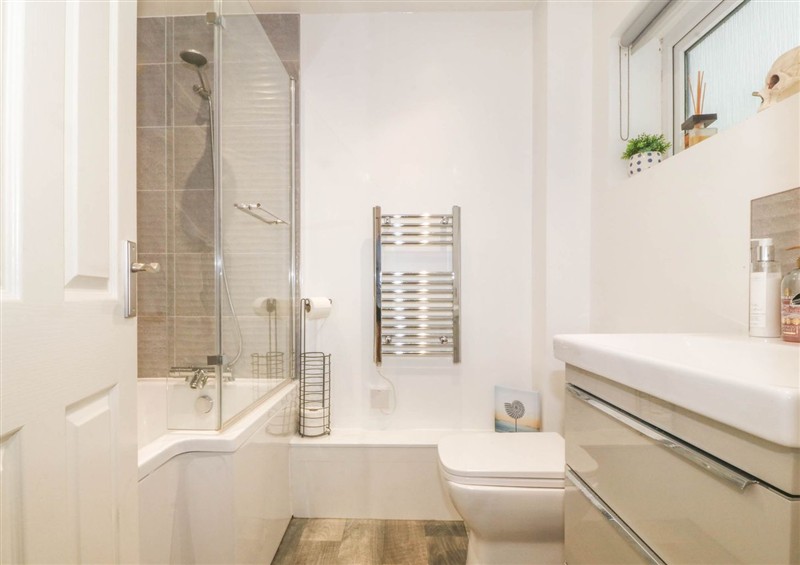 Bathroom at Ty Golau, Llanbedrog