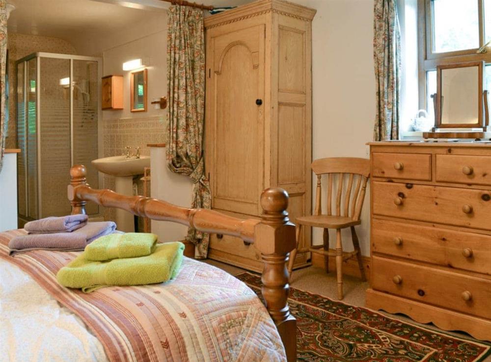 Spacious double bedroom with en-suite shower room at Ty Gwyn in Llanbedrgoch, Anglesey., Gwynedd